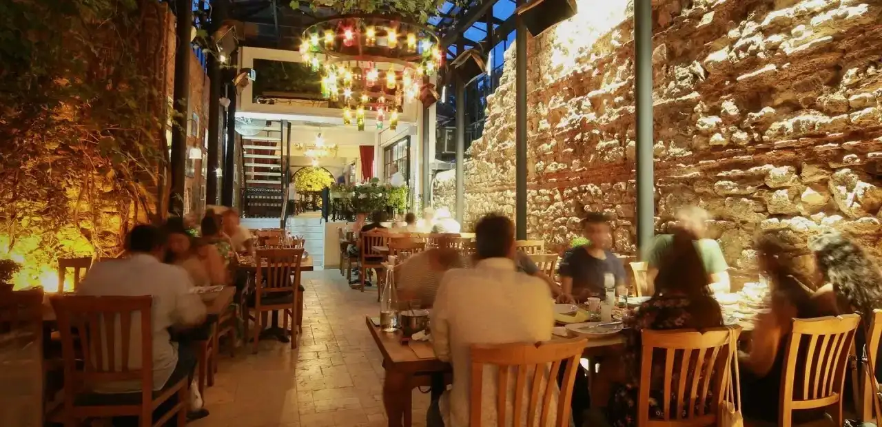Agora Meyhanesi 1890