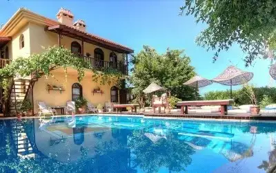 Mandarin & Mango Boutique Hotel