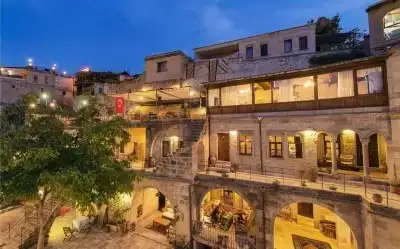 Traveller’s Cave Hotel