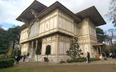 Abdülmecid Efendi Köşkü