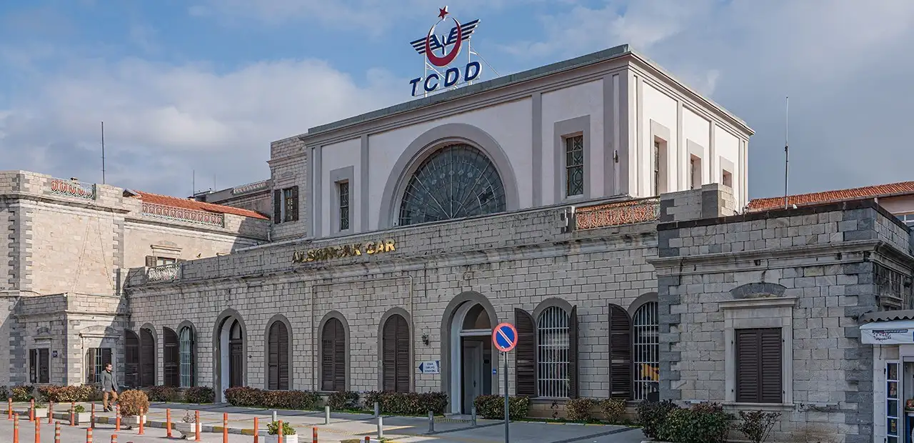 Alsancak Tren Garı