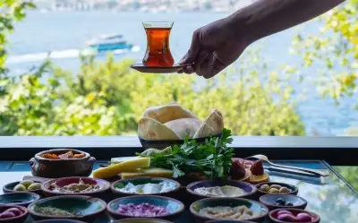 Avrupa Yakası Boğaz Manzaralı Kahvaltı Mekanları: En İyi 25 Kahvaltıcı