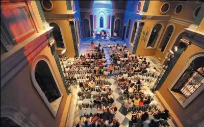 Aya Vukla (Aziz Vukolos) Kilisesi