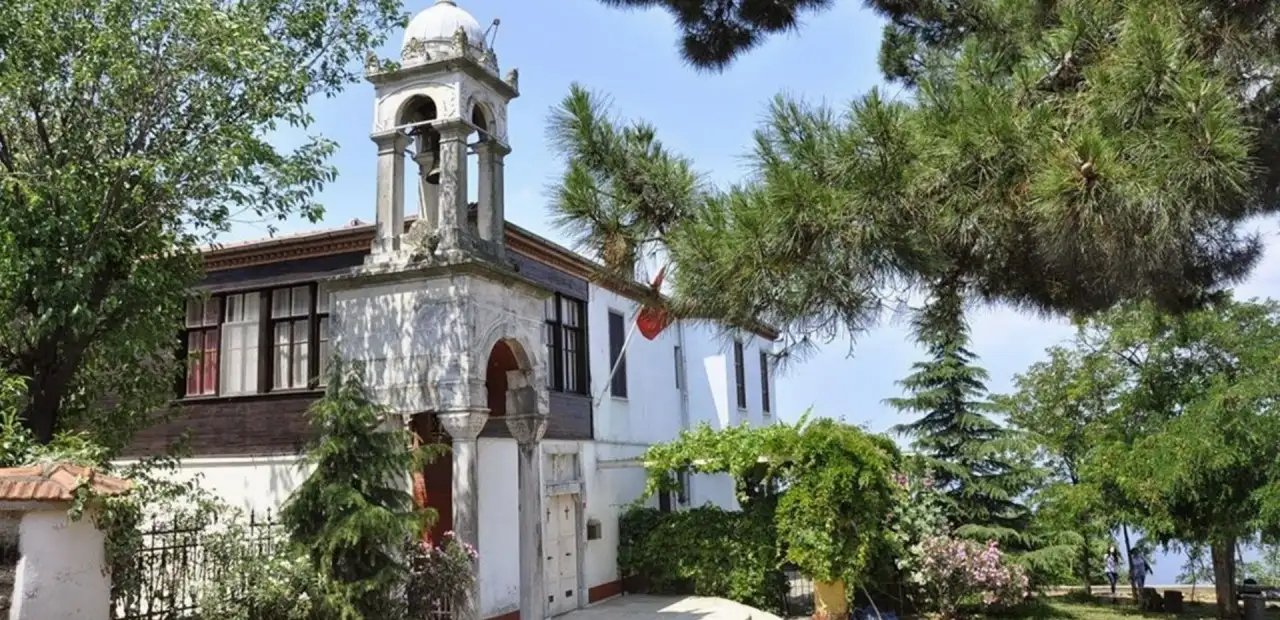 Aya Yorgi Uçurum Manastırı
