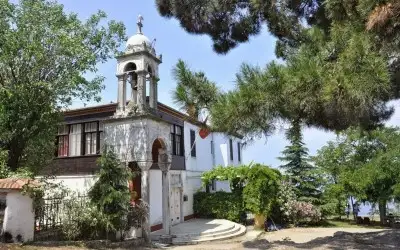 Aya Yorgi Uçurum Manastırı