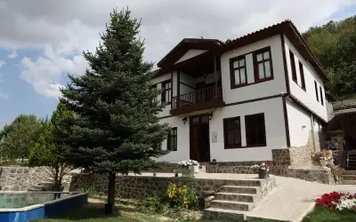 Ayaş Evleri