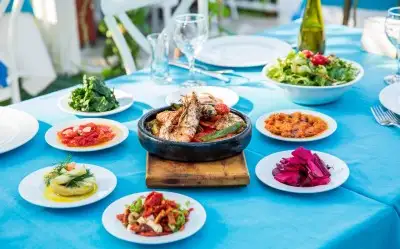 İzmir Balık Restoranları: İzmir’in En İyi 19 Balık Restoranı