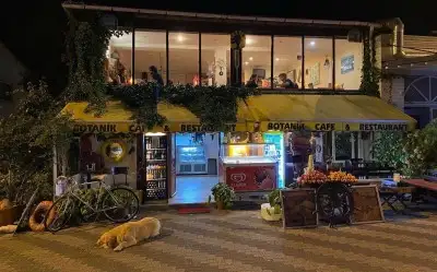 Botanik Cafe & Restaurant