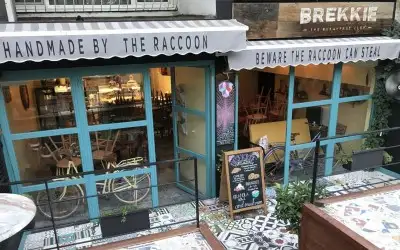 Brekkie Croissant & Cookie