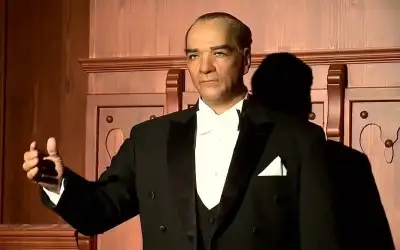 Canlı Tarih Sahnesi