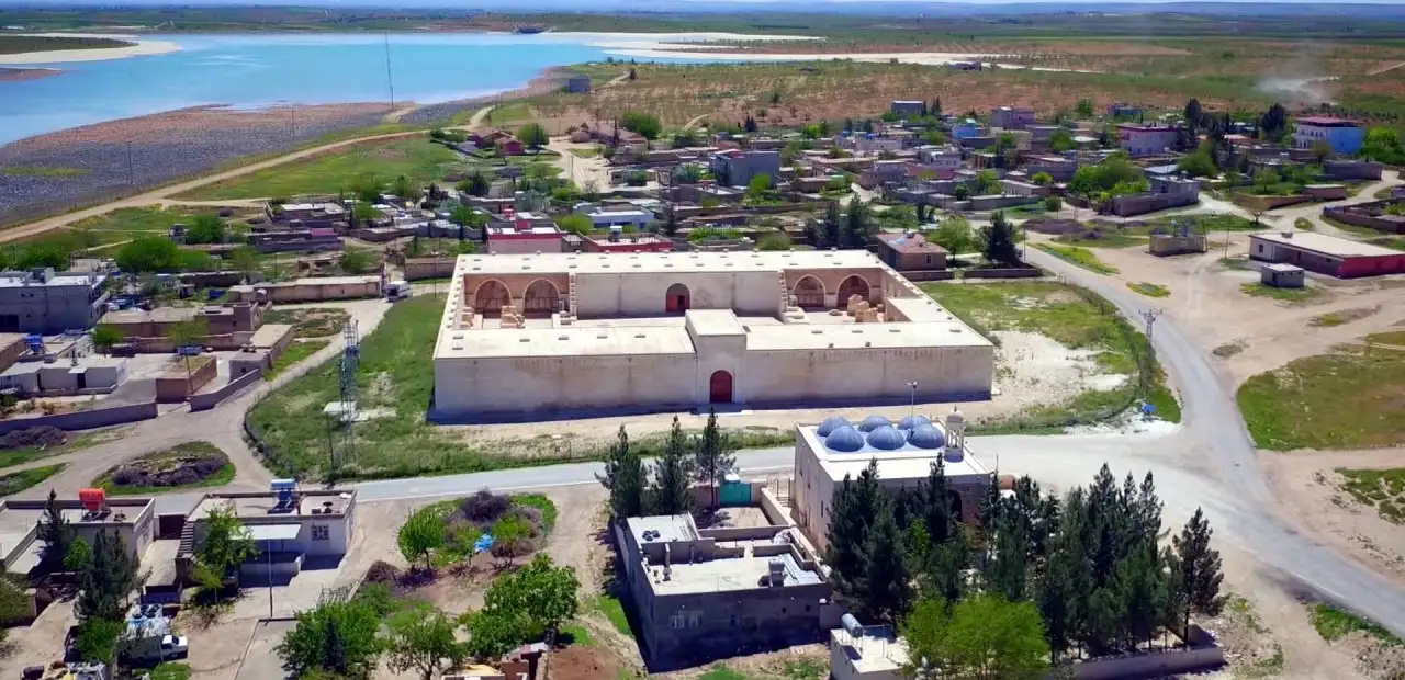 Çarmelik Kervansarayı