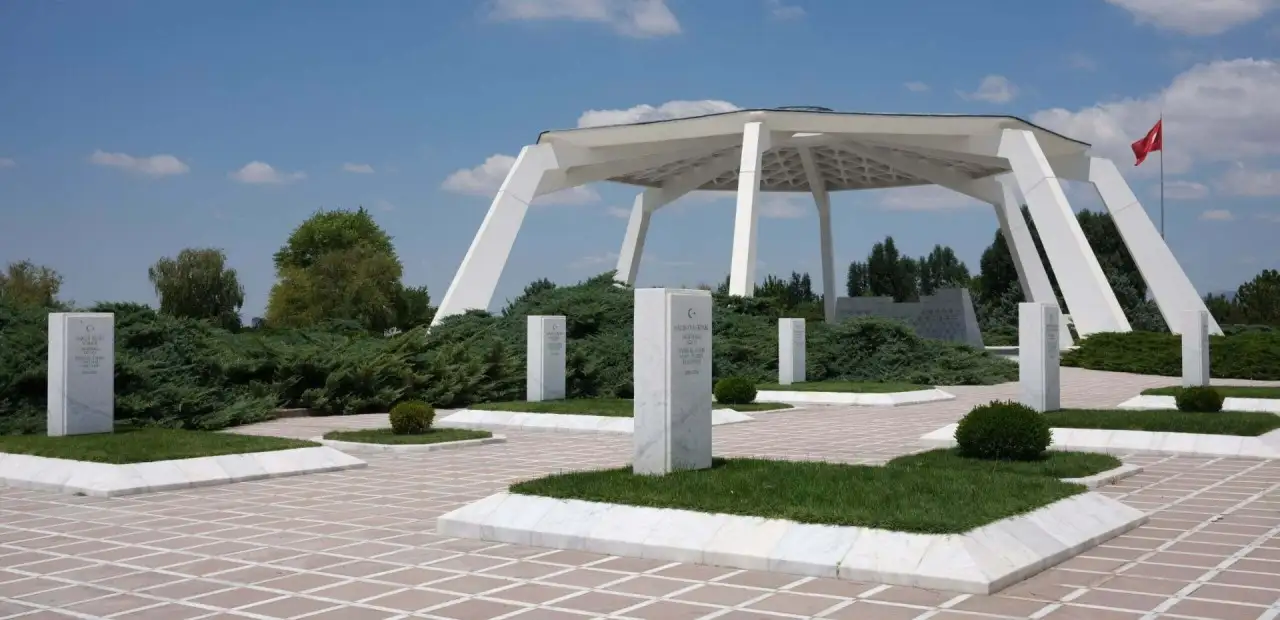 Devlet Mezarlığı Müzesi