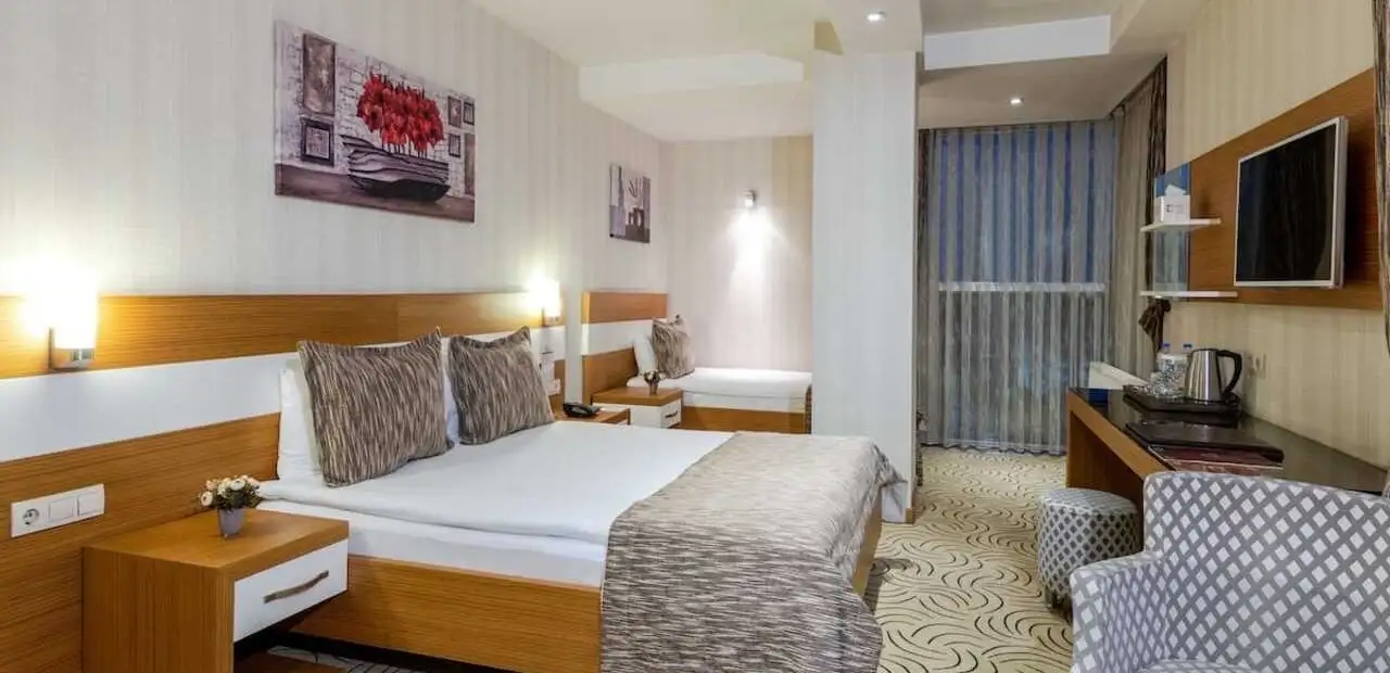 Dies Otel