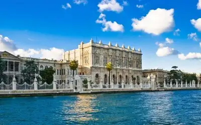 Dolmabahçe Sarayı