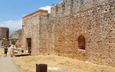 Ehmedek Kalesi