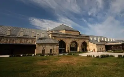 Ekmekçizade Kervansarayı