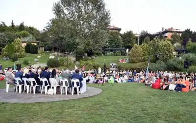 Etiler Sanatçılar Parkı (Cüneyt Arkın Sanatçılar Parkı)