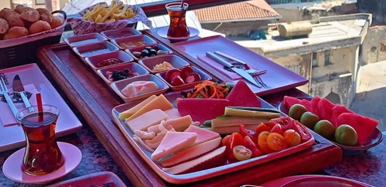 Giriftar Cafe