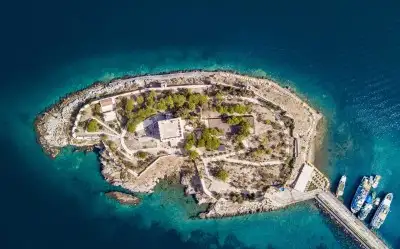 Güvercinada Kalesi