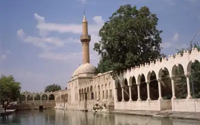 Halil-Ür Rahman Camii