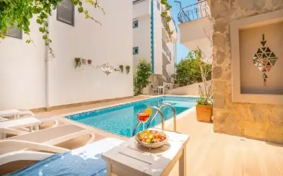 Hideaway Hotel