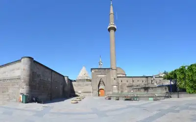 Hunat Hatun Külliyesi