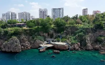 İnciraltı Plajı Falezler