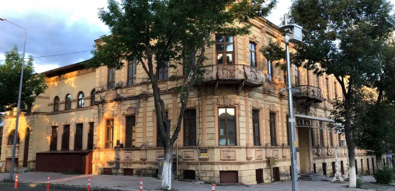Defterdarlık Binası (Kars)