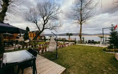 Kıyı Bungalov & Cafe