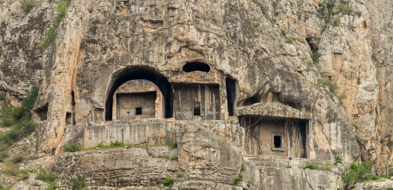 Kral Kaya Mezarları