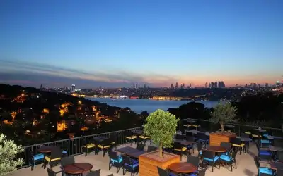 La Colina Restaurant & Bar