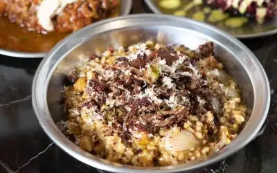 Muutto Street Food & Meze Bar