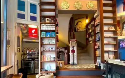 Nail Kitabevi & Kafe