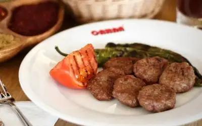 Orhan İnegöl Köftecisi