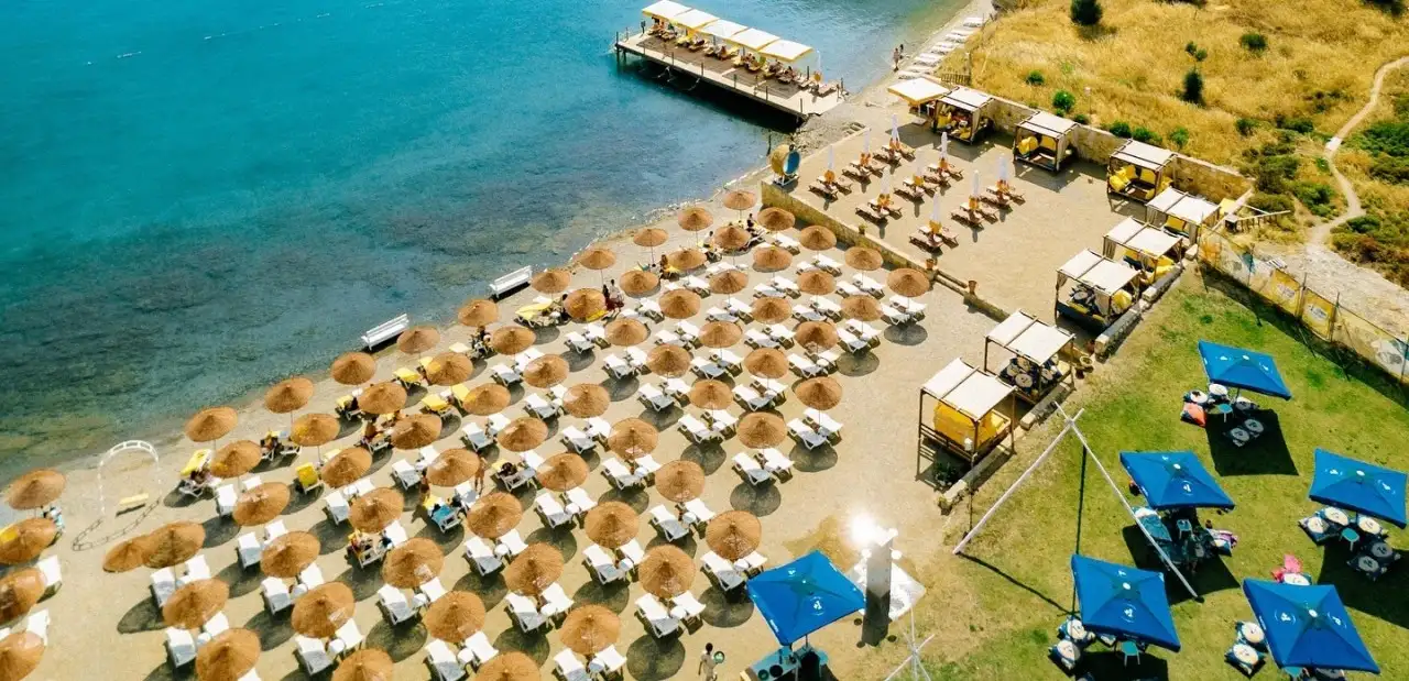 Q Beach Club