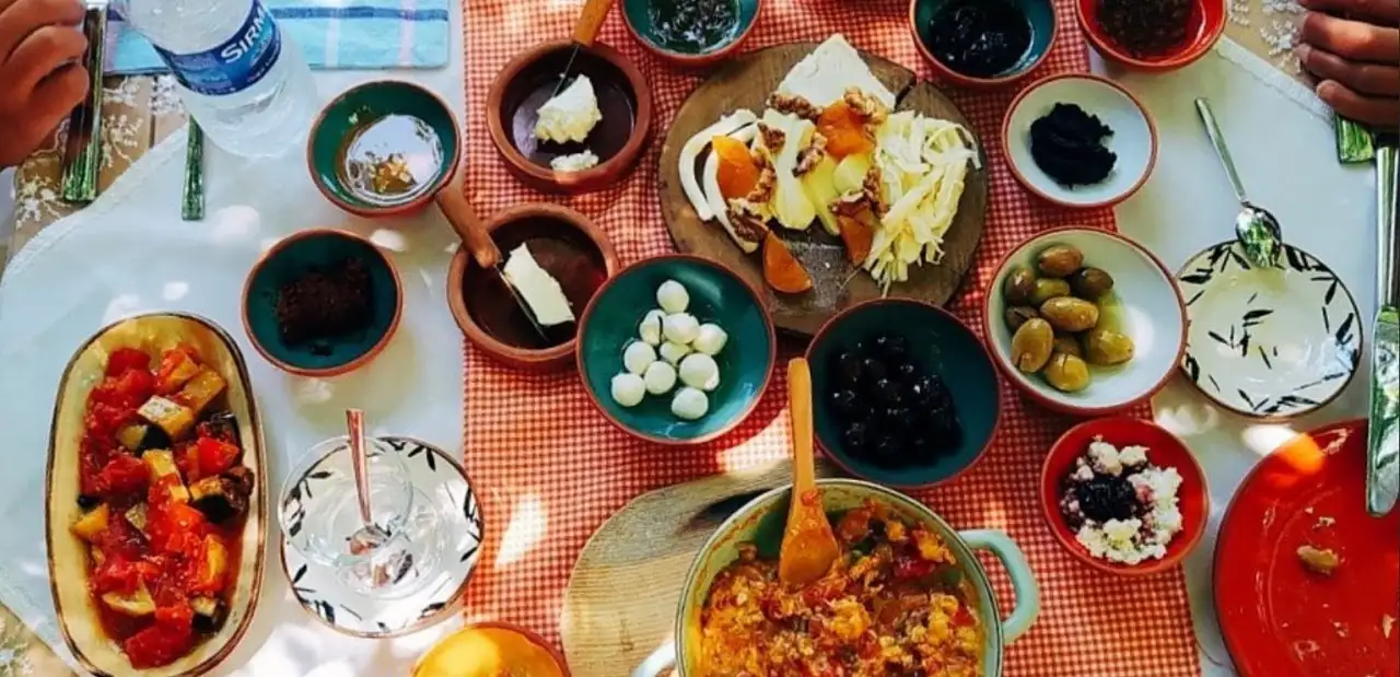 Salkım Söğüt Alaçatı