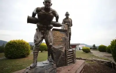 Seyit Onbaşı Heykeli