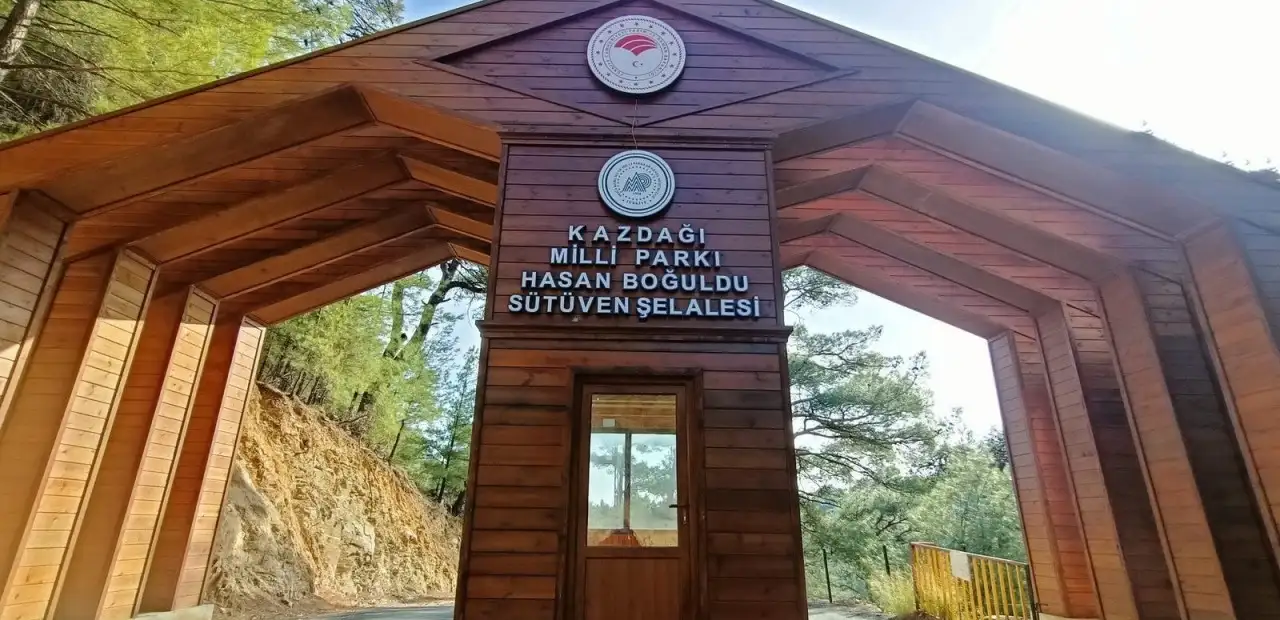 Sütüven Şelalesi
