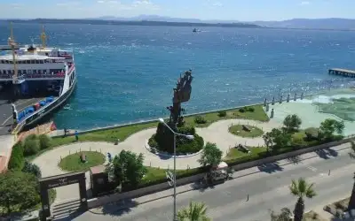 Tarihe Saygı Anıtı ve Parkı