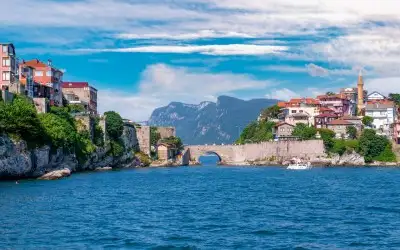 Tarihi Kemere Köprüsü