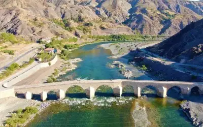 Tarihi Palu Köprüsü