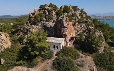Tımarhane Adası (Taşlı Manastır)
