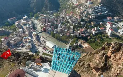 Torul Kalesi ve Cam Teras