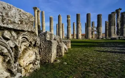 Uzuncaburç Antik Kenti