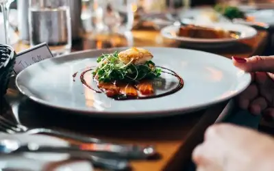 Vezenan Restaurant & Cafe