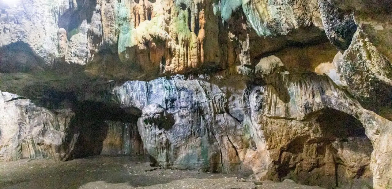 Eshab-ı Kehf (Yedi Uyurlar) Mağarası