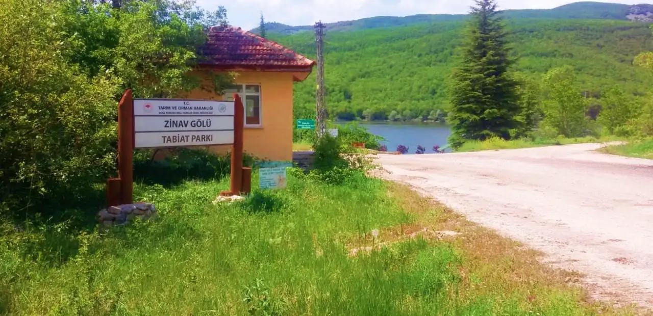 Zinav Gölü Tabiat Parkı